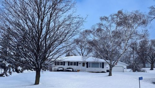5322 5 Mile Rd, Caledonia, WI 53108-9786