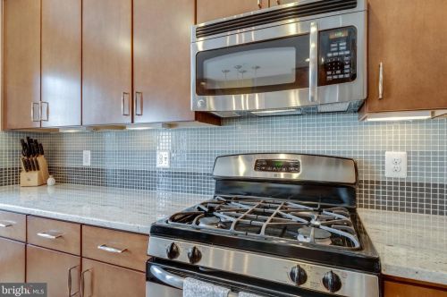 15399 Rosemont Manor Dr, Haymarket VA  20169-6271 exterior