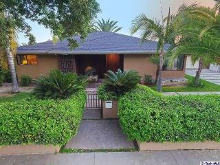428 Mariposa St, Altadena CA  91001-2207 exterior