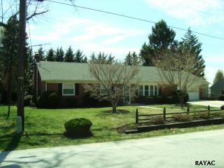 44 Oak Hills Dr, Hanover, PA 17331-9444