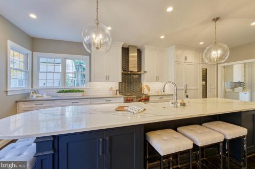 40280 Spectacular Bid Pl, Leesburg VA  20176-7173 exterior