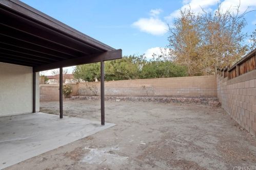 43816 Palm Vis Ave, Lancaster CA 93535-4422 exterior