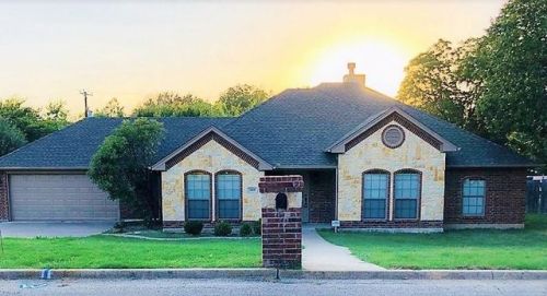 308 Shady Oak Rd, Keene, TX 76059-2030