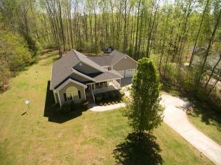 5572 Farmington Dr, Oxford, NC 27565-6286