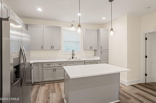 20 Avalon Dr, Beaufort, SC 29907-2663