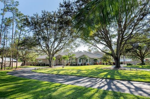 6610 Sable Ridge Ln, Naples FL  34109-0526 exterior