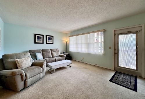225 Southampton B, West Palm Beach FL  33417-7807 exterior