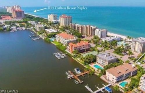 9524 Gulf Shore Dr, Naples, FL 34108-2014