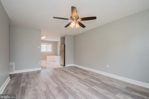 317 Sheridan Dr, New Castle DE  19720-2144 exterior