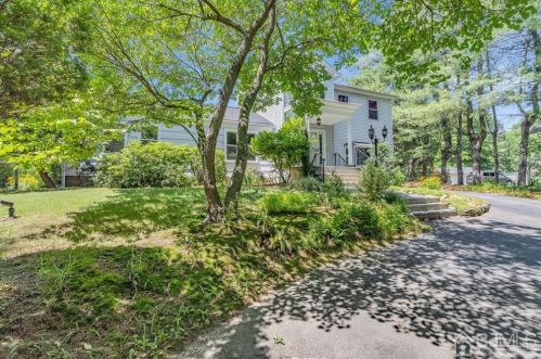 111 Crescent Ave, East Brunswick, NJ 08816-5412