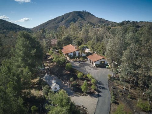 7980 Harmony Grove Rd, Escondido, CA 92029-4814
