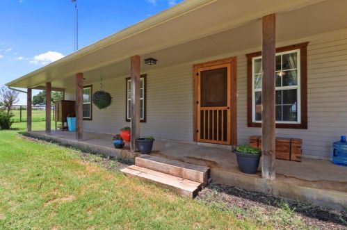 8158 Fm 1385, Pilot Point TX  76258-8003 exterior