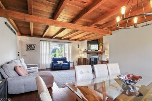 466 Bayberry Ln, Mountainside NJ  07092-1401 exterior