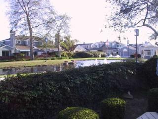 823 Okra Ct, Carlsbad CA  92011-4728 exterior