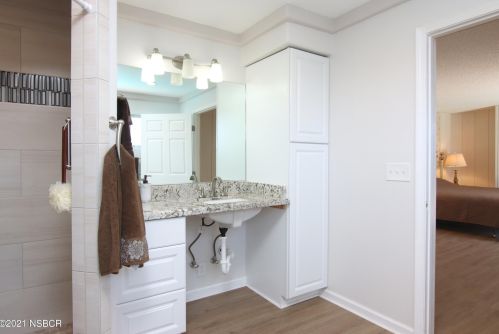 340 Wilshire Ln, Santa Maria CA  93455-2050 exterior