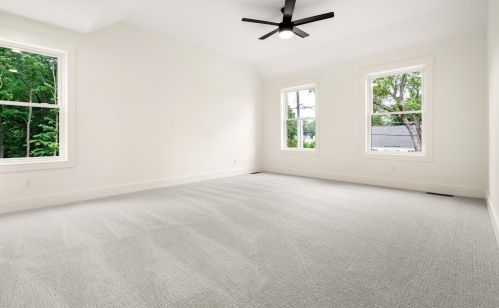 223 Lawrence Rd, Salem NH  03079-4389 exterior