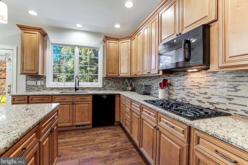 5410 Dabneys Mill Ct, Haymarket VA  20169-4519 exterior