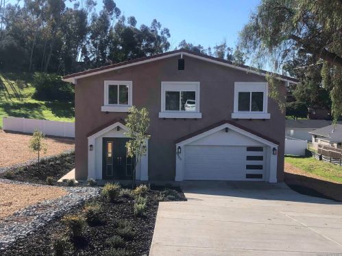 8869 Echo Dr, La Mesa, CA 91941-6704