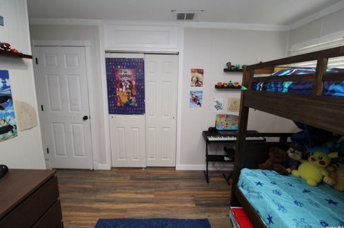 12 Hawthorne St, Mount Sinai NY  11766-2908 exterior