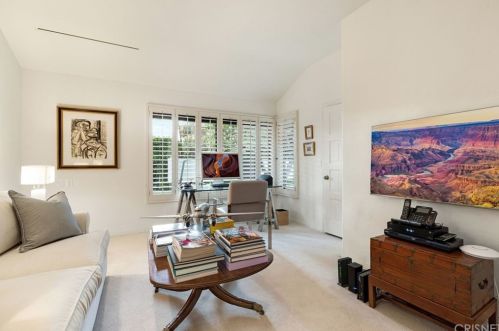 5242 Amestoy Ave, Van Nuys CA 91406-2112 exterior