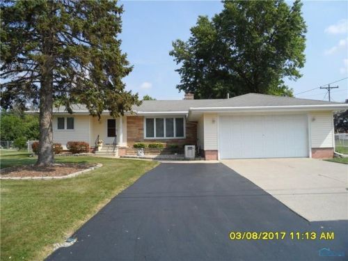 1102 Schreier Rd, Rossford, OH 43460-1518