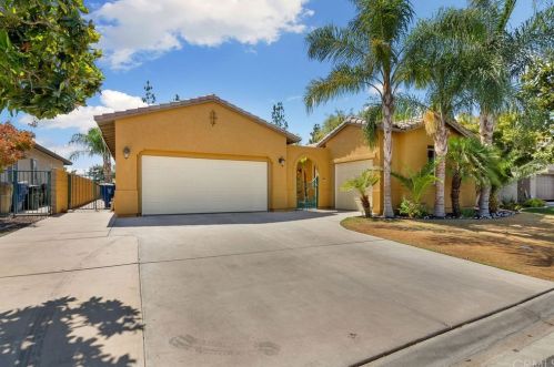 5011 Pelican Hill Dr, Bakersfield, CA 93312-3986