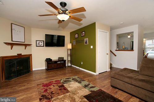 13 Tyler Ln, Berlin Boro, NJ 08009-9418