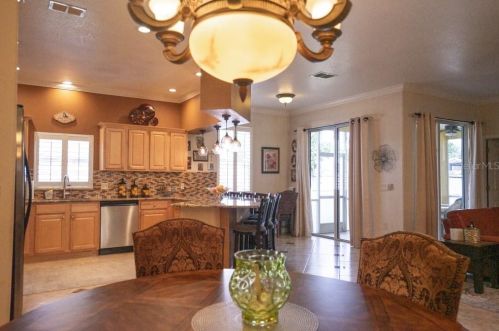 1006 Connecticut Rd, Tarpon Springs FL 34689-2830 exterior