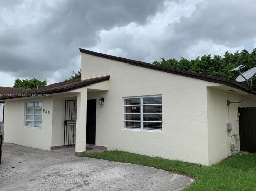 545 79th Pl, Hialeah FL  33014-4226 exterior