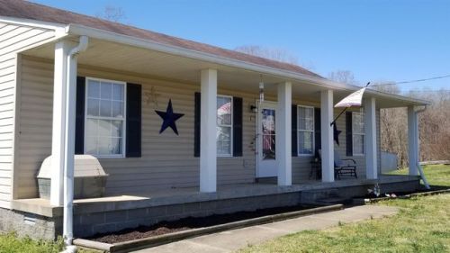 1017 Deerfield Dr, Chapmansboro, TN 37035-5359