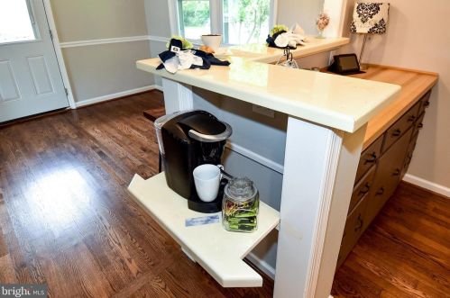 8913 Lagrange St, Lorton VA  22079-1626 exterior