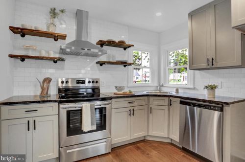 1053 Wayne Ave, Carlisle PA  17013-1640 exterior