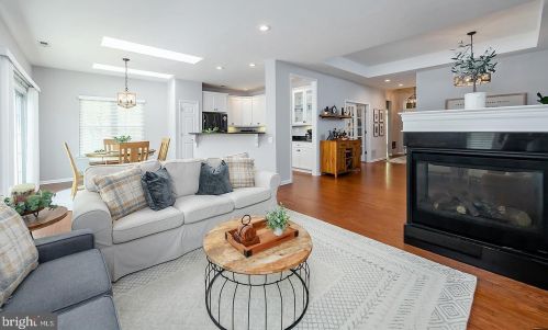 303 Bittlewood Ave, Berlin Boro NJ  08009-9491 exterior