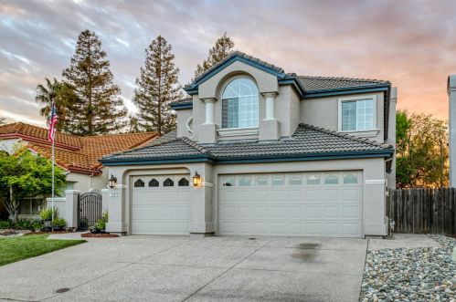 9072 Acorn Ridge Cir, Elk Grove, CA 95758-5416