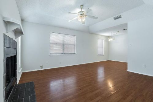 2910 Timothy Ln, Euless, TX 76039-7801