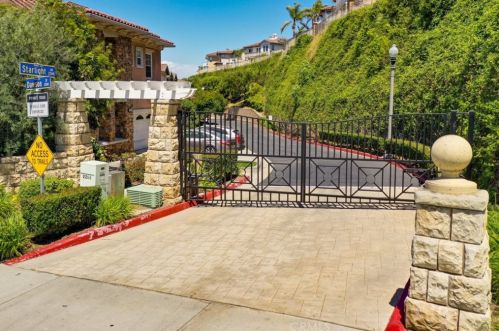 2239 Starlight Ln, Long Beach, CA 90755-3825