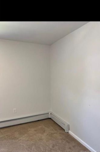 36 Norman St, Manchester, CT 06040-6114