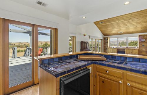 1750 Orch Rd, Hollister CA  95023-9210 exterior