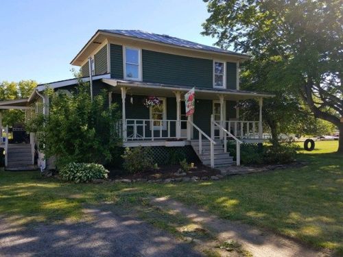 102 Parkway Ave, Elkland, PA 16920-1338