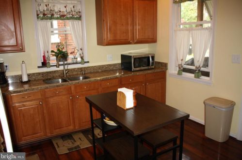 2344 Derry St, Harrisburg PA 17111-2616 exterior