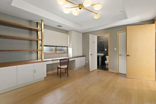 4750 Iselin Ave, Bronx NY  10471-2914 exterior