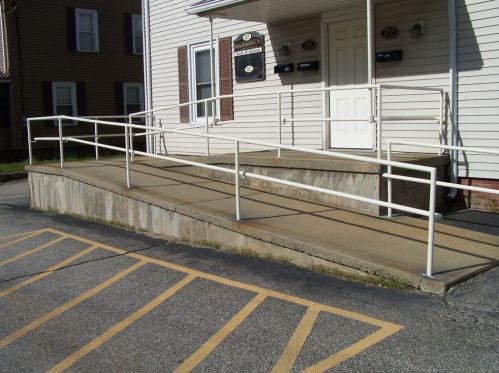 25 Thompson Rd, Webster MA  01570-1405 exterior