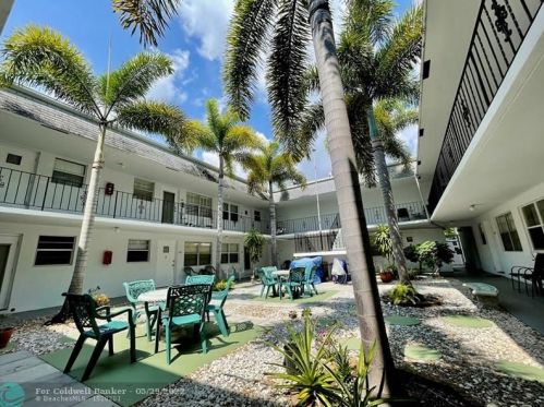 1300 17th Ave, Hollywood FL 33020-3616 exterior