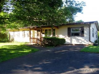 1215 Fairwood Dr, Utica, NY 13502-2057