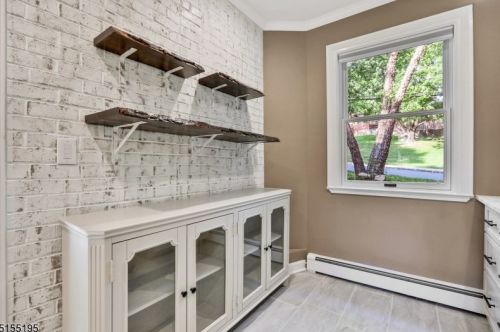 200 Mtn Way, Greystone Park NJ  07950-1905 exterior