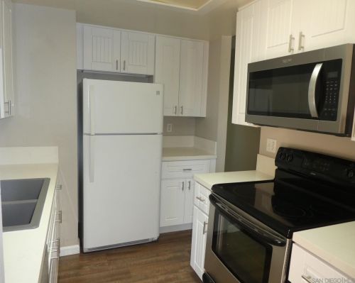 1676 Chalcedony St, San Diego CA 92109-3115 exterior