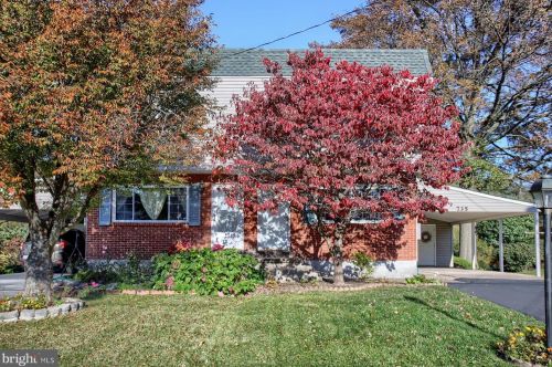 735 Erford Rd, Camp Hill, PA 17011-1126