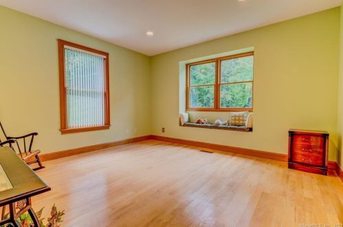 223 Castlewood Dr, Kensington CT  06037-2951 exterior