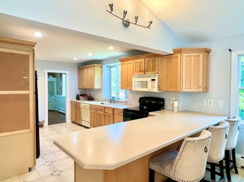 8 Sherman Ave, Bridgeport CT  06611-2335 exterior