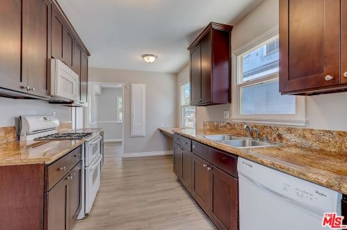 4613 Dunrobin Ave, Lakewood CA  90713-2527 exterior